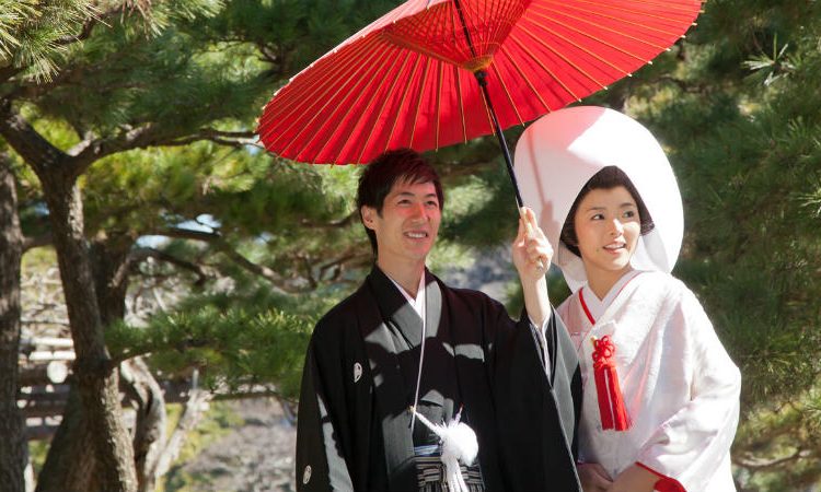 Dress Code in Japan: A Guide to Appropriate Japanese Attire – Angsawariko